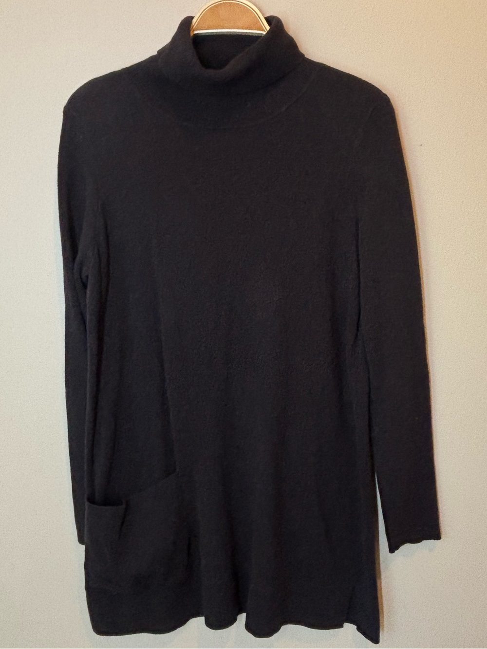 Cabi Black tunic turtleneck Long Sleeve Sweater with Pocket, med, 100% cotton